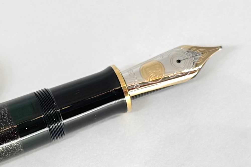 PelikanLESouveranMakieM1000GoldfishFP_O